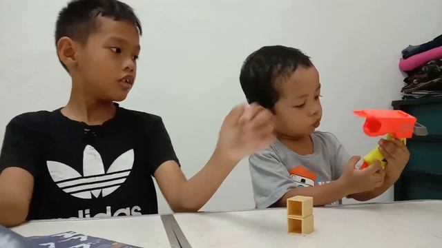 Hot Wheel vs Nerf Nitro Car Launcher смотреть онлайн