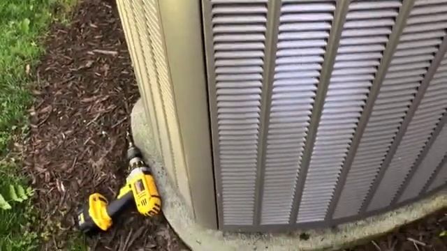 How To: Clean Your Air Conditioning Condenser смотреть онлайн