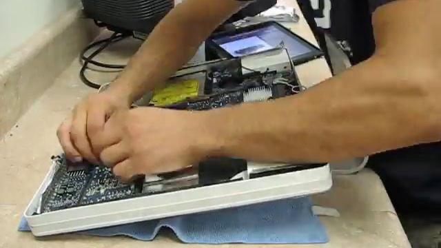 iMac G5 Hard Drive Replacement смотреть онлайн