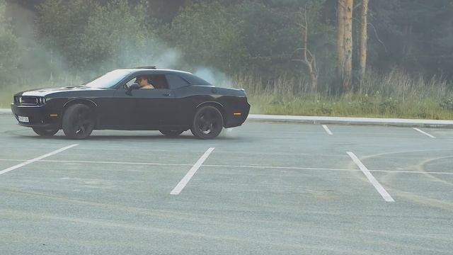 Dodge Challenger R/T смотреть онлайн