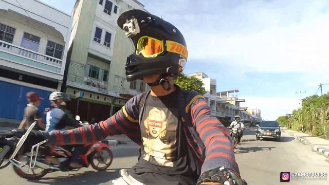 BACOT LU BARENG VIXION SUPERMOTO #ZKMOTOVLOG #BENGKALIS смотреть онлайн