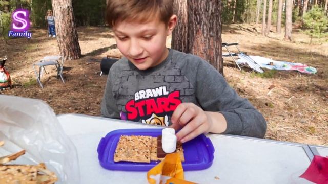 Тима готовит ШОКОЛАДНЫЙ Сендвич на ОГНЕ в лесу! ВЛОГ Супер Тима