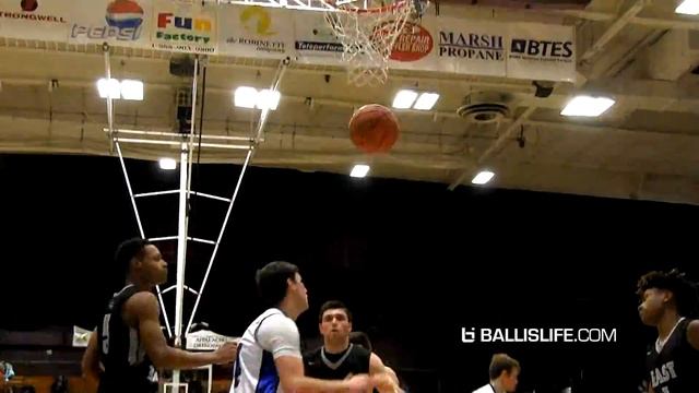 Mac McClung WILDIN! Scores 2000 Career Points IN MAC MCCLUNG FASHION!! смотреть онлайн