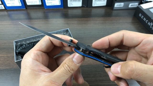Складные ножи Triage от Benchmade смотреть онлайн