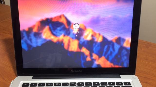Installing macOS 10.12 Sierra смотреть онлайн