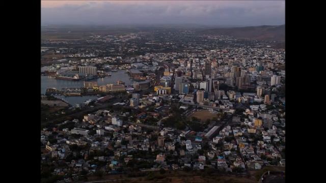 Time-lapse: Nightfall on the city of Port Louis смотреть онлайн
