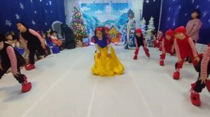 Белоснежка и семь гномов #белоснежка #гномы #сказка #танец #утренник #дети #детский сад