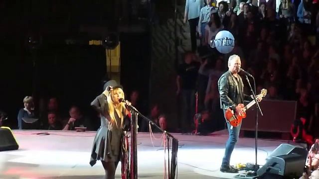 Fleetwood Mac - "Go Your Own Way" - Boston, MA - 04/18/2013 смотреть онлайн