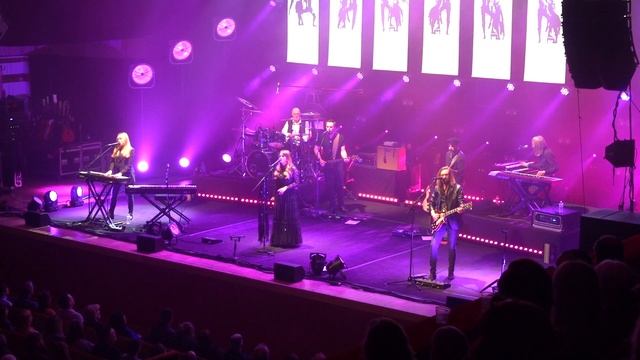 Rumours of Fleetwood Mac - You Make Loving Fun - The DeMontfort Hall. Leicester, 13th April 2023 смотреть онлайн