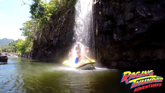 Raging Thunder Tully River Rafting смотреть онлайн