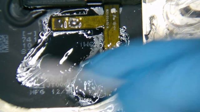 Replacing iPhone XS wireless charging flex cable смотреть онлайн