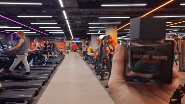 * Lalique
Encre Noire Sport * & Fitness .