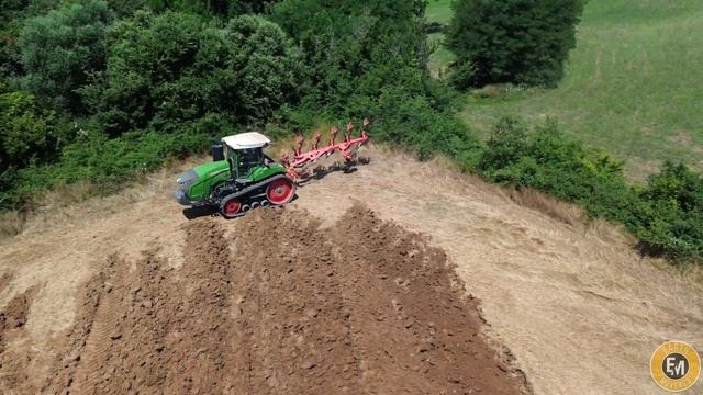 FENDT 943 MT Vario con l'Aratro della Maschio смотреть онлайн