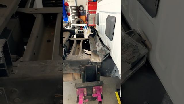 Malfunction or lack of give a…Broken tow truck...again. смотреть онлайн