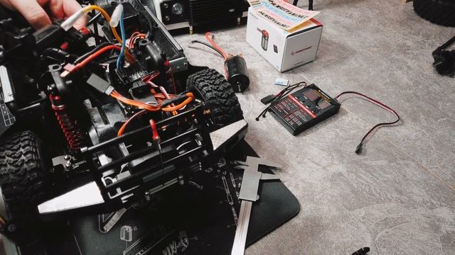 HOBBYWING QuicRUN Fusion1800KV Double E E101-003 1/8 Landrover Defender取り付け＆テスト走行