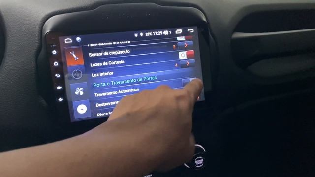 Jeep Renegade PCD com vários acessórios instalados no sistema original @mssoundosasco смотреть онлайн