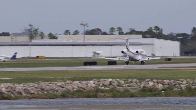 Embraer Phenom 300 Landing смотреть онлайн