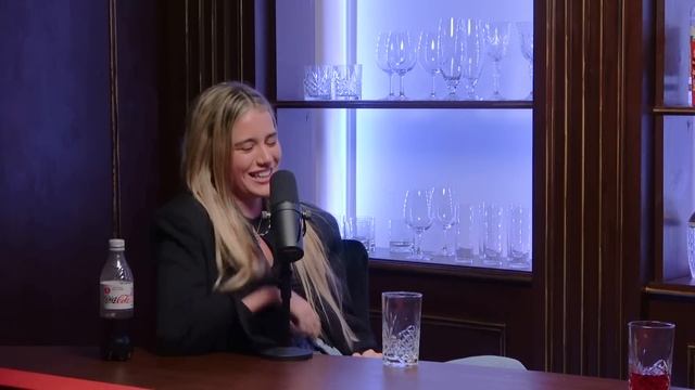 Olivia Neill Talks About Her Exes, Fake London Life & Cosmetic Surgery - FULL PODCAST EP. 27 смотреть онлайн