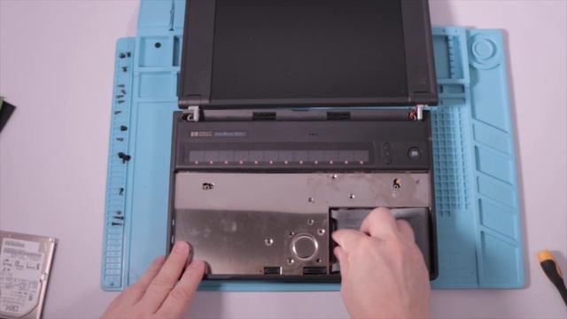 HP Omnibook 800CT Vintage Computer Technical Tour and Teardown смотреть онлайн