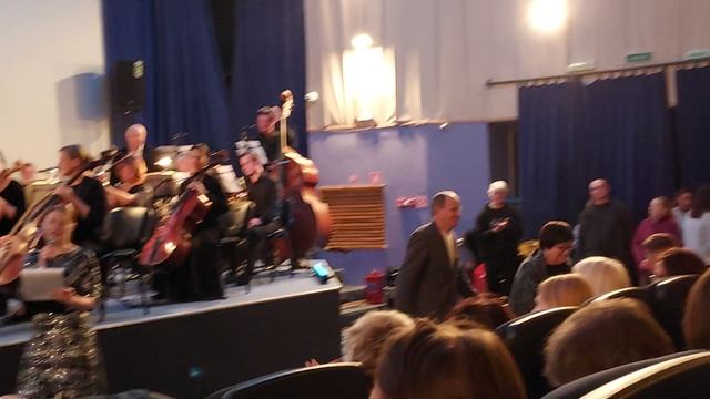 "Семейный" концерт Калининградского симфонического оркестра в Пионерском 19 октября 2024 смотреть онлайн