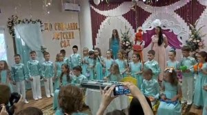 оркестр с песней на выпускной "часики"