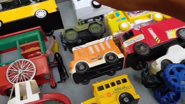 Menemukan Mainan Mobil Damkar, Traktor, Jeep, Truck Kontainer, Truck Towing, Truck Tangki Gandeng. смотреть онлайн