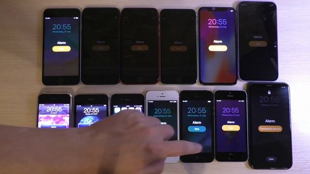 Apple iPhone from 2G to iPhone 12 Ringing Alarms at the Same Time смотреть онлайн