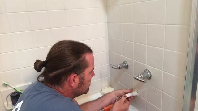 how to replace tub spout, change tub diverter. Easy! смотреть онлайн