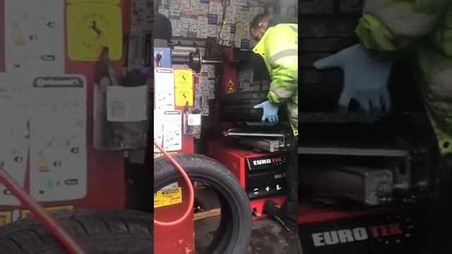 Mobile Tyres 24/7 Fitting Service Manchester смотреть онлайн
