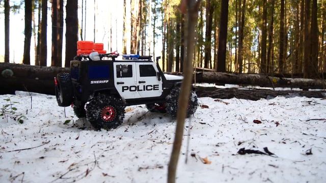 RC Trucks OFF Road Snow Adventures Police Jeep Wrangler Rubicon Axial Scx10 смотреть онлайн