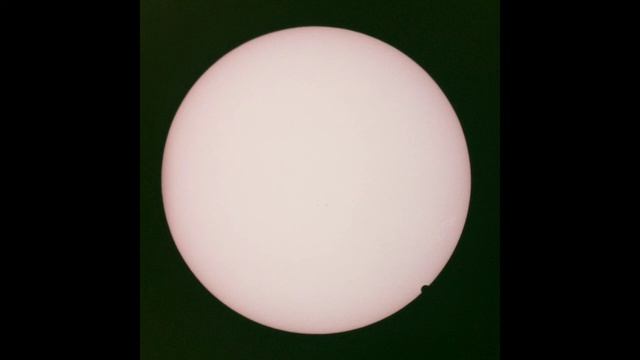 John Maus - Apple Bottom Jeans (2007) смотреть онлайн