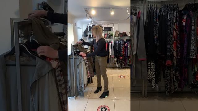 More Sale Bargains! смотреть онлайн
