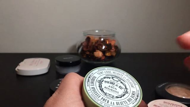 البودره اللامعه و بودرة التثبيت الشفافه смотреть онлайн
