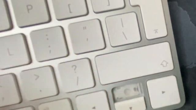 How to repair / attach / replace a a1644/a2450/a2449 arrow key and hinge onto the keyboard смотреть онлайн