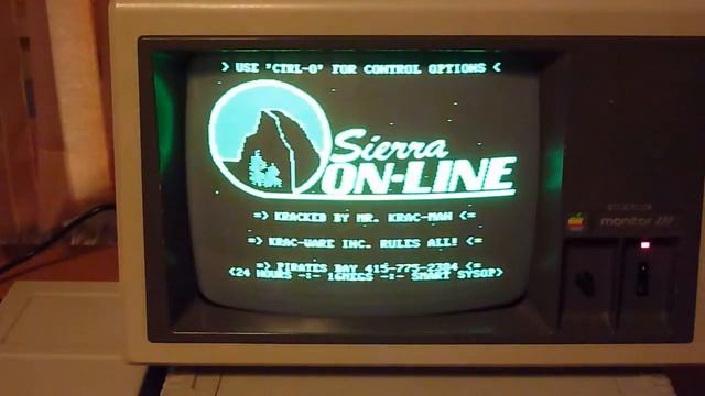 Apple IIe booting up a game смотреть онлайн