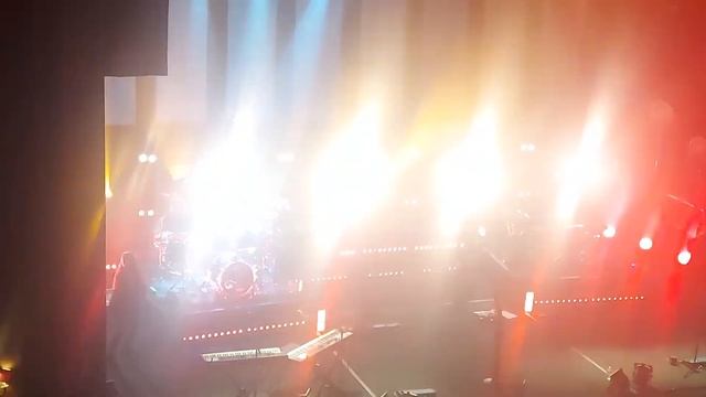 Rumours of Fleetwood Mac performing Tusk at the Alhambra theatre Dunfermline смотреть онлайн