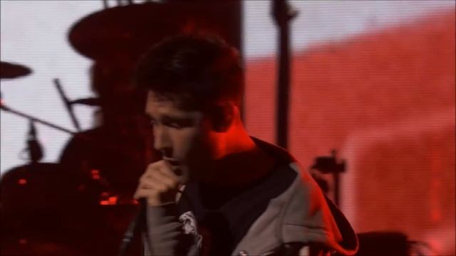 Bastille - Bad Blood (Live at iTunes Festival 2013) смотреть онлайн