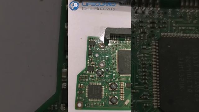 SEAGATE HARD DRIVE DAMAGE PCB DATA RECOVERY! subscribe my channel @lifeguarddatarecovery смотреть онлайн