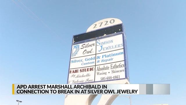 APD arrest man in connection to break-in at Silver Owl Jewelry смотреть онлайн