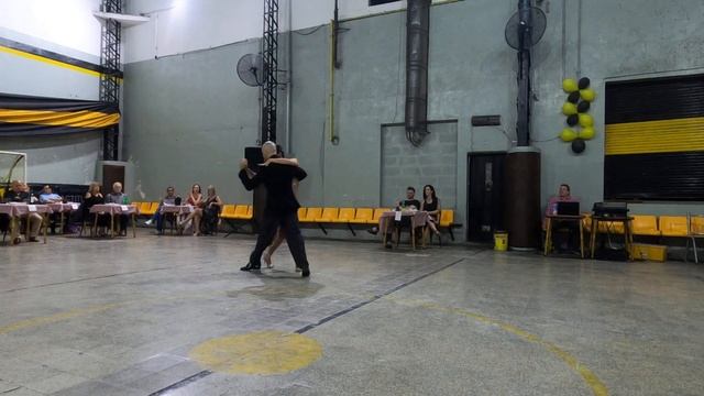Eric Dinzel y Flavia Kohut 2022 - Milonga el Morán - Maipo, Darienzo 2/3 смотреть онлайн