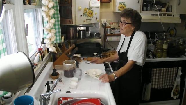 Mary Lou's Kitchen Sun Dried Fried Apple Pies Pt-2 смотреть онлайн