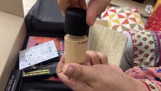 mac (origional) makeup unboxing and review | Pakistani mom vlog смотреть онлайн