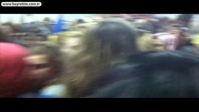 Hayrettin kadın kılığında Fenerbahçe Maçı'na girdi... :) смотреть онлайн