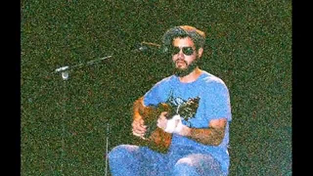 ALIEN HUMAN HYBRID SINGS VOODOO CHILD смотреть онлайн