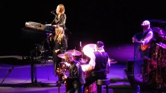 Fleetwood Mac in Vancouver - Over My Head смотреть онлайн