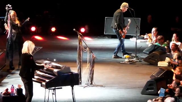 Fleetwood Mac - Say you love me (Antwerp, Sportpaleis, 06.06.2015) смотреть онлайн