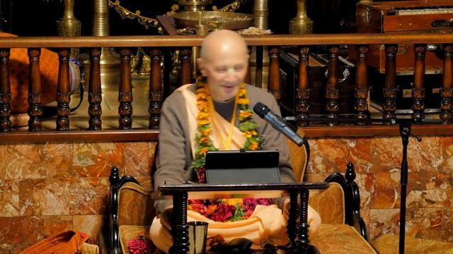 H.H. Bhakti Bhusana Swami - Bhagavad Gita Lecture 12.12 (28.10.2022) смотреть онлайн