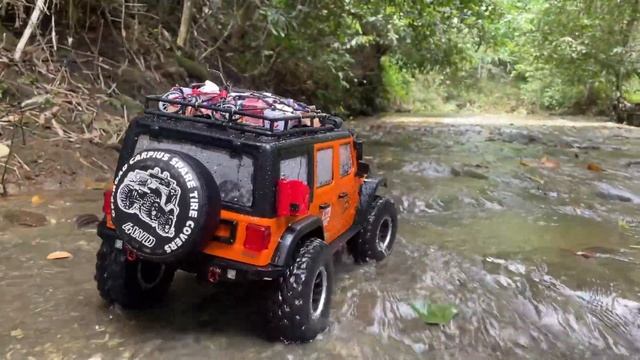1/10 Scale Jeep 4WD Defender - RC Cars Off Road Extreme Adventure in River Traxxas Truck Monster смотреть онлайн