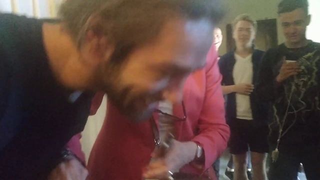 НЕ ЛОМАЙТЕ ДВЕРЬ смотреть онлайн