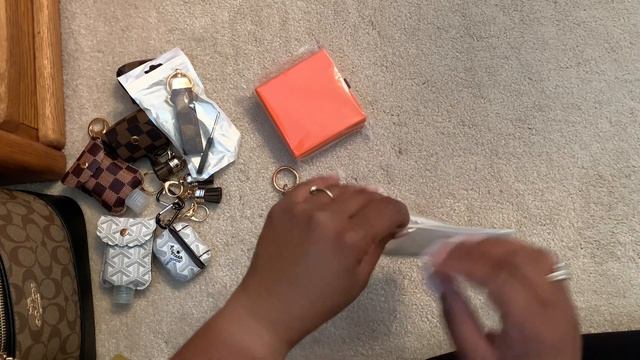 Amazon finds /Amazon haul/ cute key rings and AirPod holders смотреть онлайн